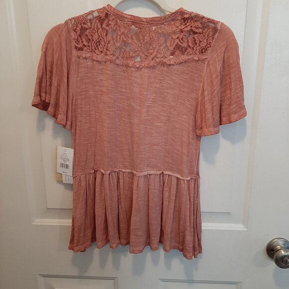 ☆CRAZY 8's Clearance! Rewind Top in Old Rose; Size XS; NWT; Lace Yoke; Deep V - Picture 2 of 4